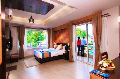room detail thumbnail 1