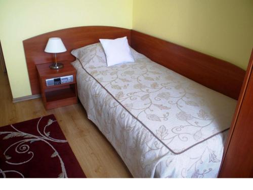 Hotel Wald – Warsaw, FL