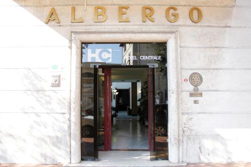 Hotel Centrale, Piombino bei Strand Carbonifera