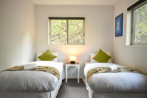Altitude Hakuba Altitude Hakuba is conveniently located in the popular Hakuba area. The property features a wide range of facilities to make your stay a pleasant experience. Service-minded staff will welcome and guid