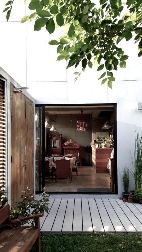 Antique Chiangmai – Chiang Mai, IA