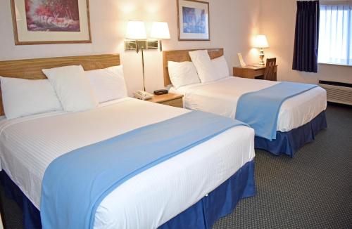 Americas Best Value Inn & Suites - Tahquamenon Country