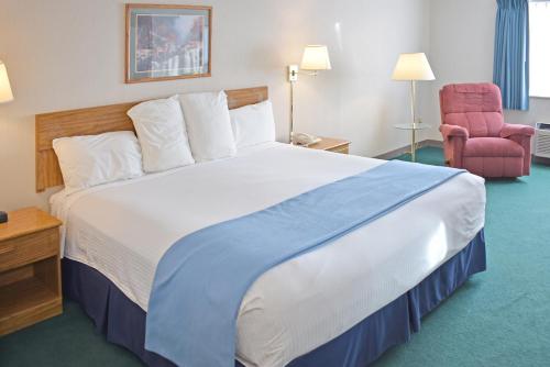 Americas Best Value Inn-Tahquamenon Country