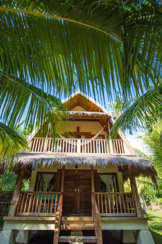 Island View Bar & Bungalow - Tap to explore photos