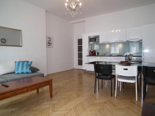 Old Town spacious apartment, Прага (фото 6)