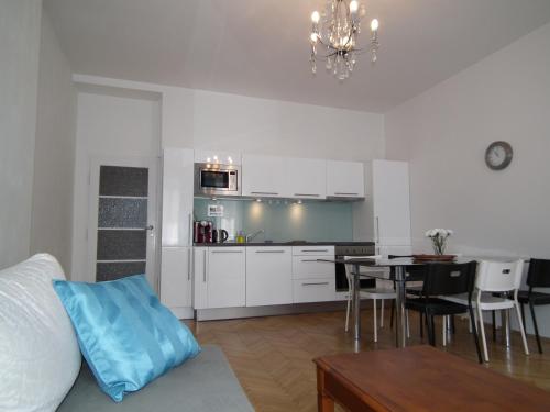 Old Town spacious apartment, Прага (фото 10)