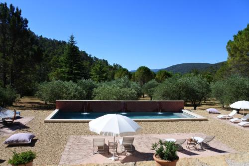 La Bastide de la Provence Verte, chambres d'hôtes - Chambre d'hôtes - La Roquebrussanne