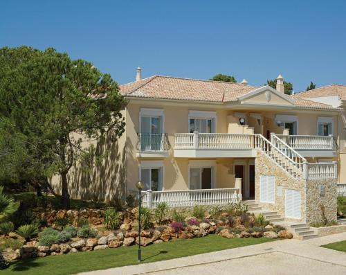 Entrance, Lakeside Country Club - Apartamentos Turisticos in Qinta do Lago