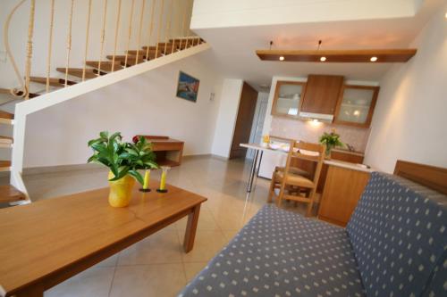 Castro Beach Hotel - image 5