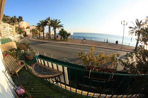 6 bedrooms seaview house Old Town - image 3