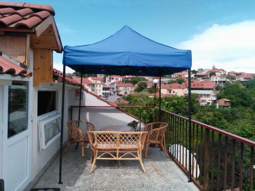 Iekārtas, Three Gracia in Sighnaghi