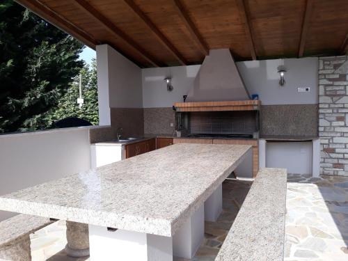 Facilities, Villa Oneiro in Nea Thesis