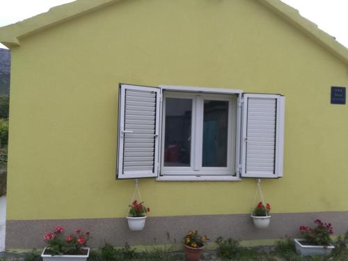 Apartments with a parking space Kastel Sucurac Kastela - 15430 - image 2