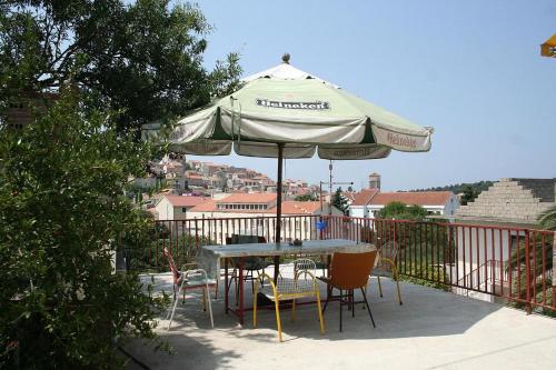 Apartments with a parking space Hvar - 4612