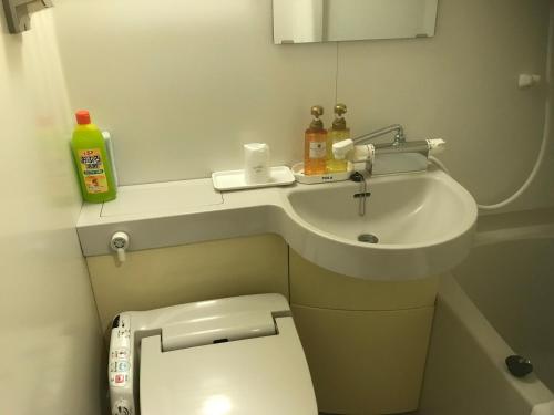 One-Bedroom Apartment - Non-Smoking image 7