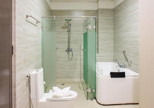 room detail thumbnail 2