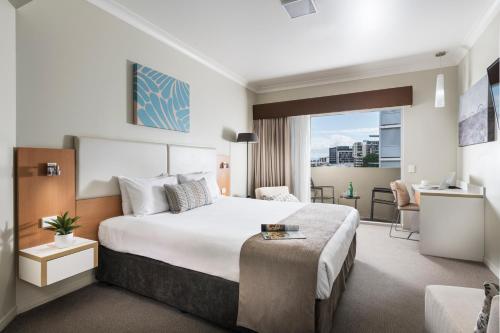 Grand Hotel and Apartments Townsville Grand Hotel and Apartments Townsville is perfectly located for both business and leisure guests in Townsville. The property offers a wide range of amenities and perks to ensure you have a great time. 