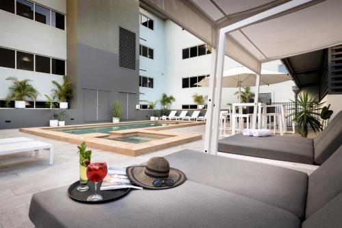 Grand Hotel and Apartments Townsville - Townsville Grand Hotel and Apartments Townsville - Townsville