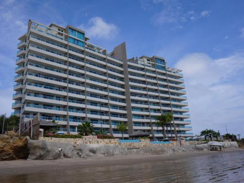 Exterior view, Torre Oceanica en Salinas - Ecuador in Salinas