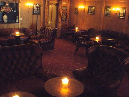 Bar/ Salón, Chequers Inn Hotel in Forest Row