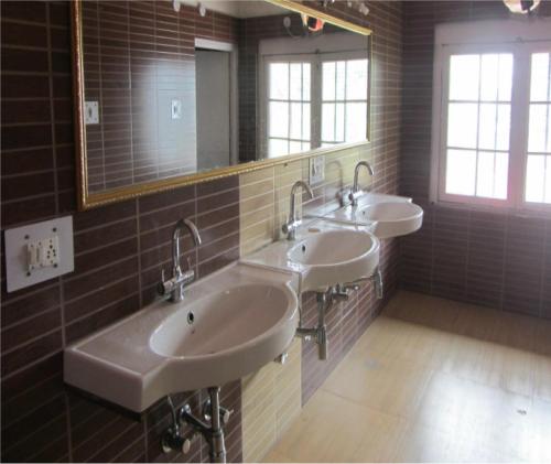 Bathroom, YMCA Tourist Hostel Shimla in Shimla