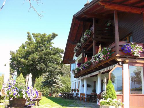 Pension Hatzis BnB San Pietro in Gardena