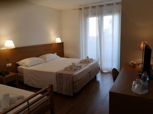 Double or Twin Room with Balcony image 8