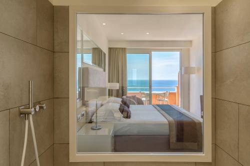 Crystal Sea Hotel