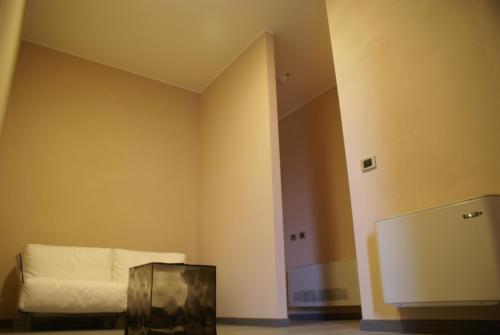 Blue Hotel - image 7