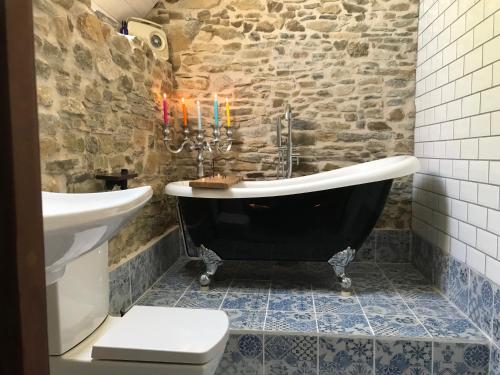 Ванна кімната, Glatigny Farmhouse - close to beach - proche de la plage in Денвіль