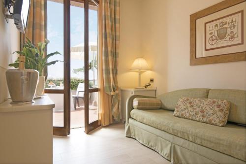 Relais Santa Chiara Hotel - image 11