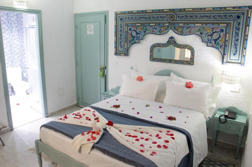 Hotel Khella Located in Hammamet City Center, Hotel Khella is a perfect starting point from which to explore Hammamet. The property offers a wide range of amenities and perks to ensure you have a great time. Servi