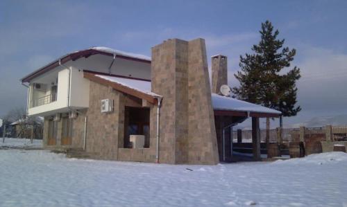 Viesnīcas āriene, Вила Дъбовец in Dolno Cherkovishte