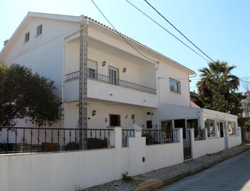  O Cantinho da Lau in Charneca