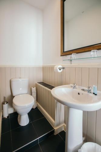 Bathroom, Royal Hotel in Greater London East