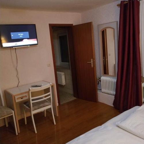 Deluxe Double Room with Shower