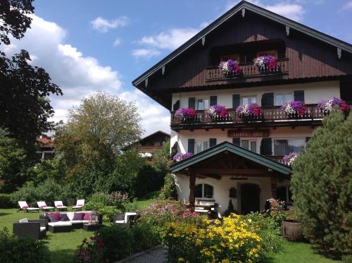 Landhaus Ertle - Accommodation - Bad Wiessee