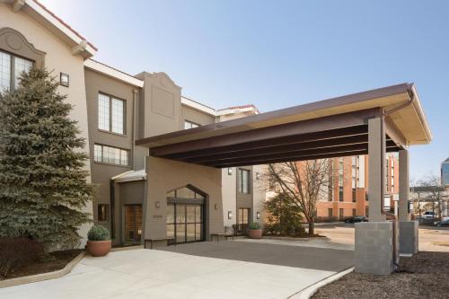 Country Inn & Suites by Radisson, Hoffman Estates, IL