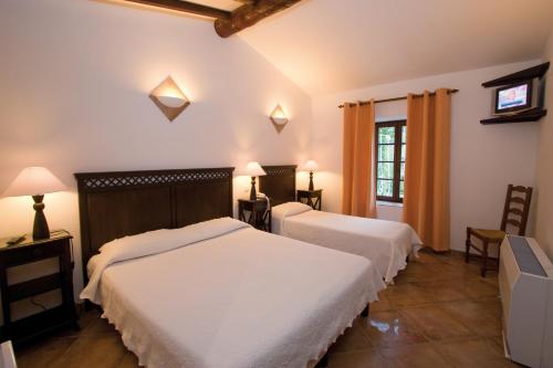 5 twin beds