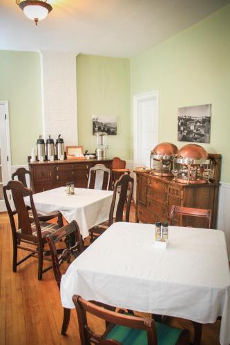 Pine Cottage Bed & Breakfast - image 2