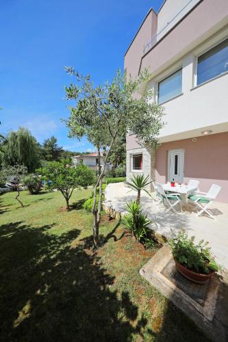 Apartments Mirakul - image 3
