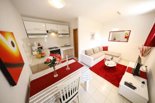Apartments Mirakul - image 5