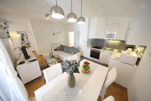 Apartments Mirakul - image 6
