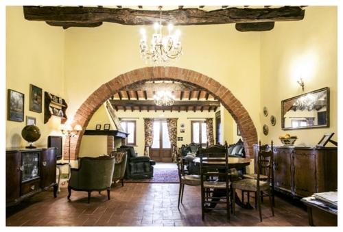 Jagatud salong / TV-ala, Al Giardino Degli Etruschi in Chiusi