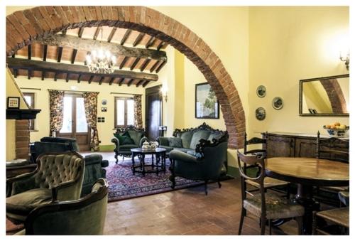 Jagatud salong / TV-ala, Al Giardino Degli Etruschi in Chiusi