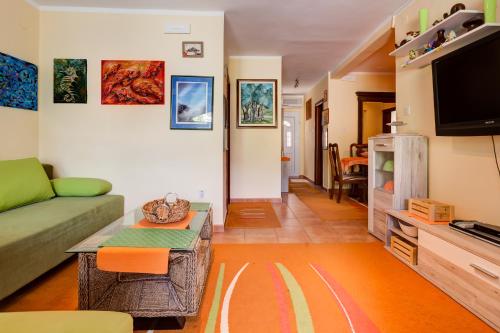 Apartments Varja - image 5
