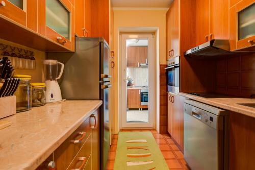Apartments Varja - image 4