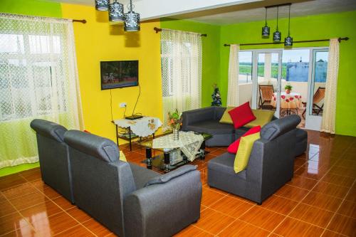 Létesítmények, Case Latanier in Beau Camp