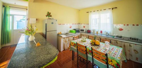 Létesítmények, Case Latanier in Beau Camp