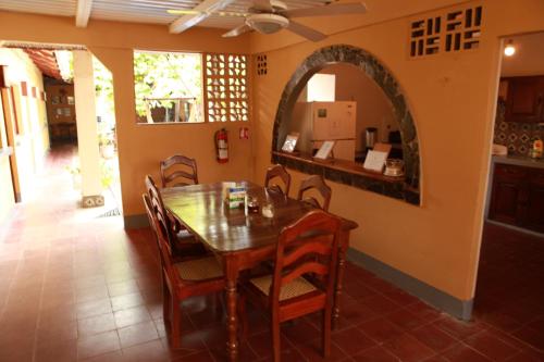 Hostal La Tortuga Booluda in Леон